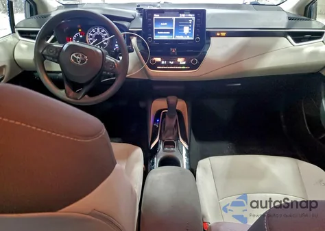 2022 Toyota Corolla Le z USA, uszkodzony, nr VIN JTDEPMAEXN3003500